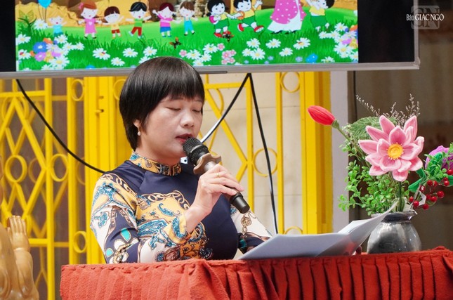 Cô Đặng Thị Hồng Minh đọc diễn văn khai giảng năm học 2024-2025 Cô Đặng Thị Hồng Minh đọc diễn văn khai giảng năm học 2024-2025