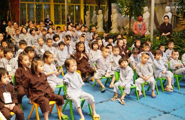 Các em học sinh háo hức đón chào năm học mới 2024-2025