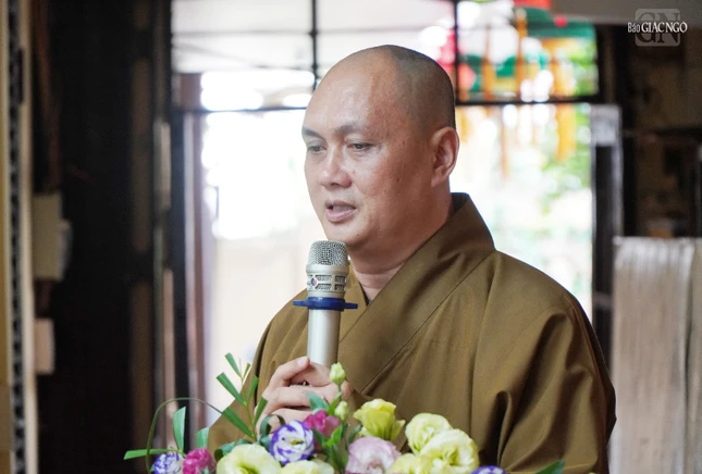 Thượng tọa Thích Thiện Chơn, Chủ nhiệm Lớp Sơ cấp Phật học Q.3 phát biểu khai mạc Thượng tọa Thích Thiện Chơn, Chủ nhiệm Lớp Sơ cấp Phật học Q.3 phát biểu khai mạc