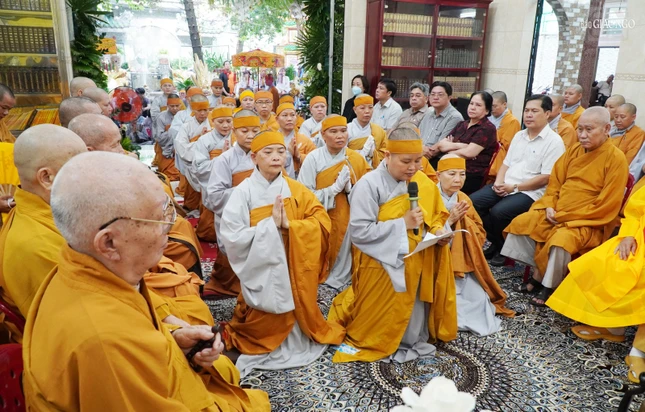 Môn đồ đệ tử dâng lời tưởng niệm ân sư