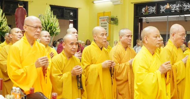 Chư tôn đức tưởng niệm