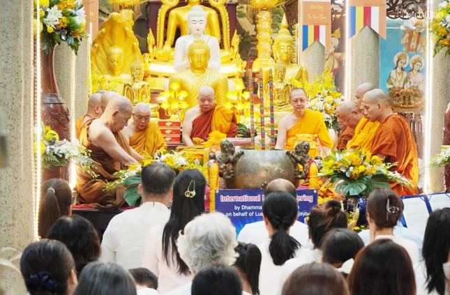 Chư Tăng chứng minh