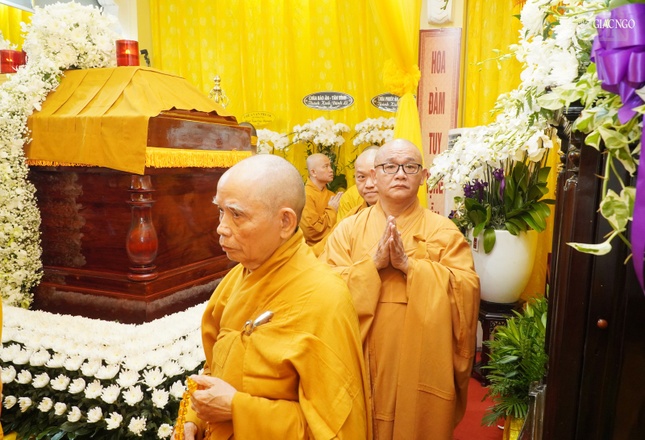 Tiễn biệt vị thầy khả kính