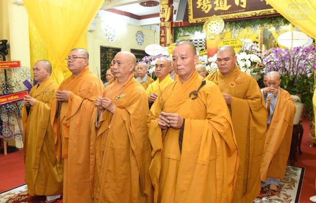 Ban Trị sự GHPGVN Q.Bình Thạnh dâng hương tưởng niệm