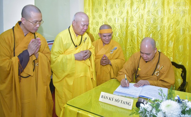 Thượng tọa Thích Thanh Phong ký sổ tang lưu niệm