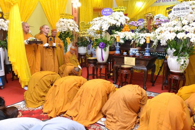 Thành kính đảnh lễ Giác linh Trưởng lão Hòa thượng Thích Tịnh Hạnh