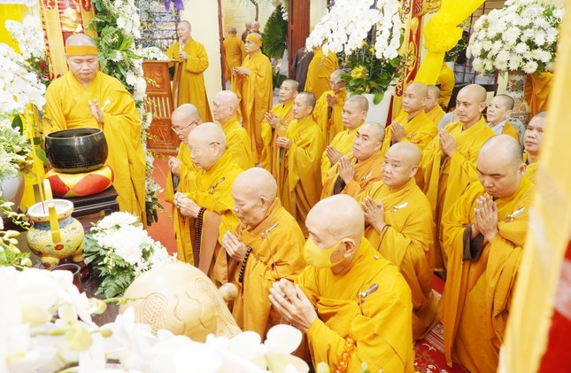 Ban Trị sự GHPGVN Q.Tân Bình viếng tang