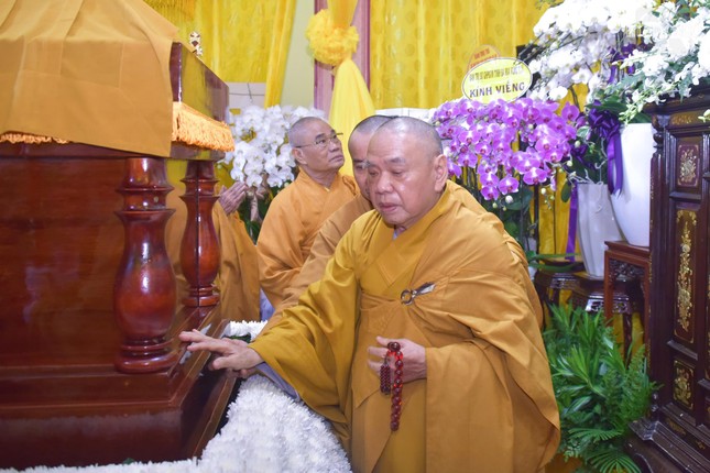 Tiễn biệt vị pháp lữ đồng hành