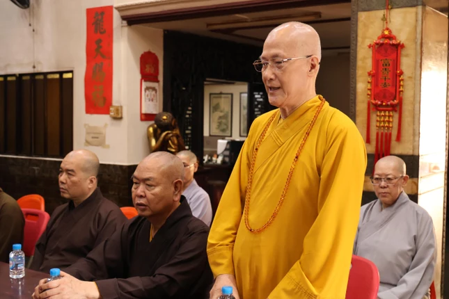 Hòa thượng Thích Chơn Không thay mặt Ban Trị sự Q.5 cảm ơn đến ông Cao Xuân Yên, cùng đại diện lãnh đạo Ban Dân vận Quận ủy, UBMTTQVN quận, Phòng Nội vụ Q.5 và lãnh đạo Đảng ủy, UBND P.5, Q.5