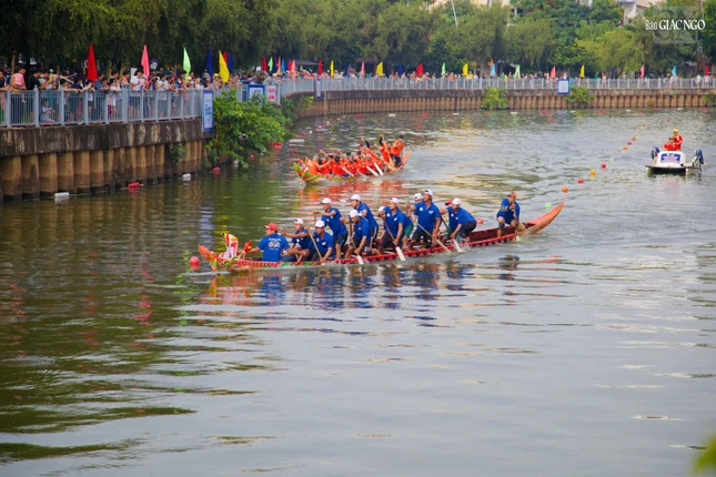 Qua mỗi đường đua, người ta không chỉ thấy được sức mạnh, sự khéo léo của các vận động viên mà còn cảm nhận được tinh thần đoàn kết, tương trợ của cộng đồng