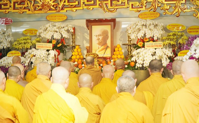 Chư tôn đức Hội đồng Chứng minh, Hội đồng Trị sự tưởng niệm Trưởng lão Hòa thượng Thích Hiển Pháp Chư tôn đức Hội đồng Chứng minh, Hội đồng Trị sự tưởng niệm Trưởng lão Hòa thượng Thích Hiển Pháp