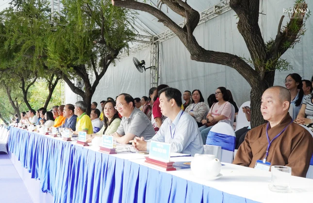 Đại diện chính quyền TP.HCM, Q.3, chư tôn đức Phật giáo Q.3 tham dự