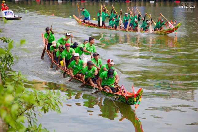 Các đội thi bắt đầu vòng loại