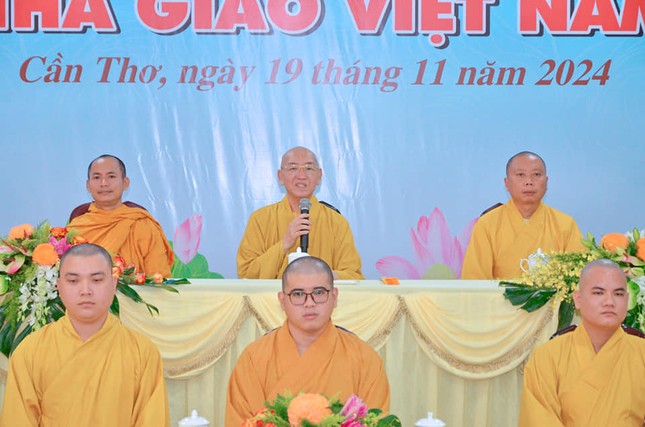 Thượng tọa Thích Bình Tâm ban đạo từ chứng minh Thượng tọa Thích Bình Tâm ban đạo từ chứng minh