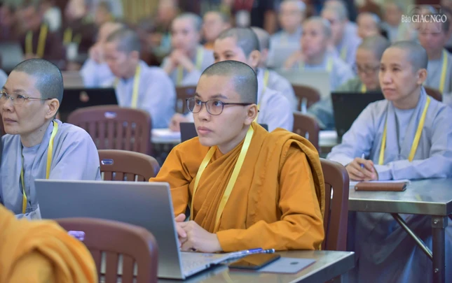 Chư Ni trẻ tham dự khóa bồi dưỡng Chư Ni trẻ tham dự khóa bồi dưỡng