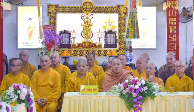 Chư tôn đức Phật giáo Q.3, các Ban Chủ nhiệm Lớp Sơ cấp Phật học trên địa bàn TP.HCM và cựu học Tăng tham dự