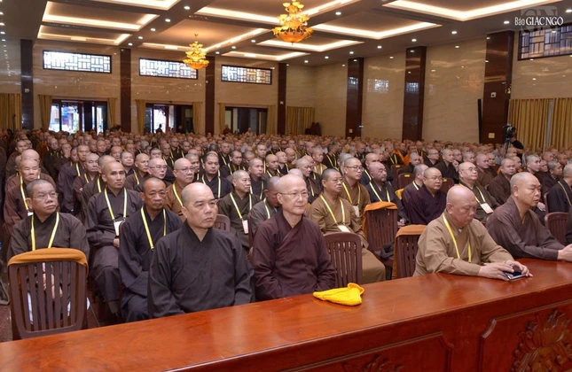 Chư tôn đức tham dự