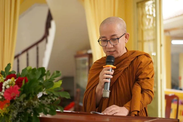 Đại đức Thích Giác Nhựt, Phó Thư ký Ban Trị sự quận thông qua báo cáo tóm tắt công tác Phật sự 2024