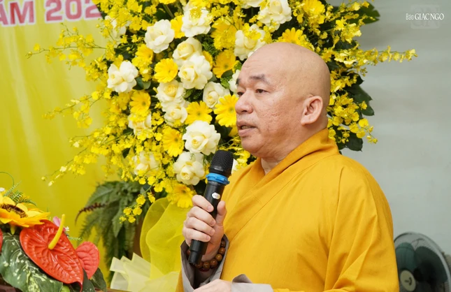 Thượng tọa Thích Nhật Thiện, Trưởng ban Trị sự GHPGVN Q.10 phát biểu khai mạc