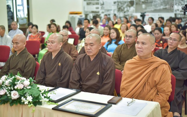 Chư tôn đức tham dự lễ