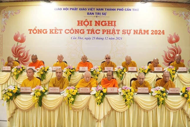 Chư tôn đức chứng minh