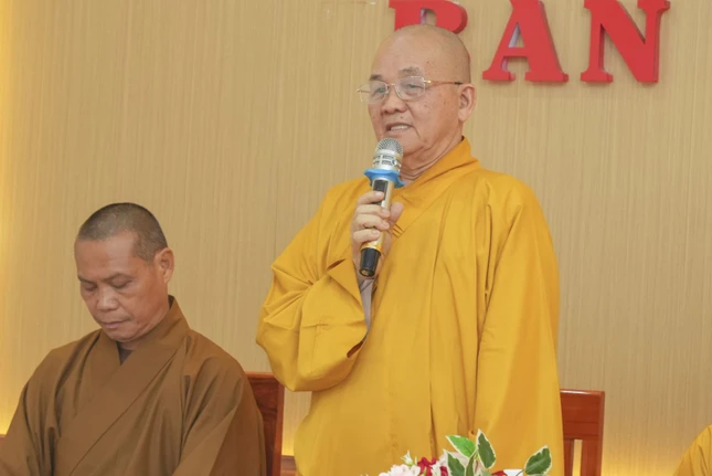 Hòa thượng Thích Minh Thiện phát biểu tại buổi làm việc