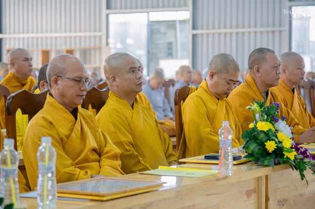 Chư tôn đức tham dự Chư tôn đức tham dự