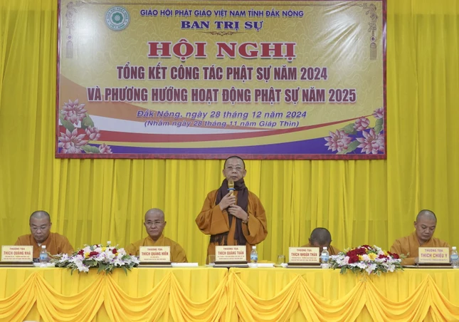 Thượng tọa Thích Quảng Tuấn phát biểu chứng minh