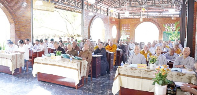 Chư tôn đức, đại diện chính quyền tham dự