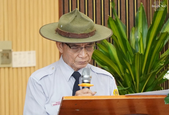 Huynh trưởng Thị Bá - Huỳnh Văn Tùng báo cáo tổng kết công tác Phật sự năm 2024 Huynh trưởng Thị Bá - Huỳnh Văn Tùng báo cáo tổng kết công tác Phật sự năm 2024