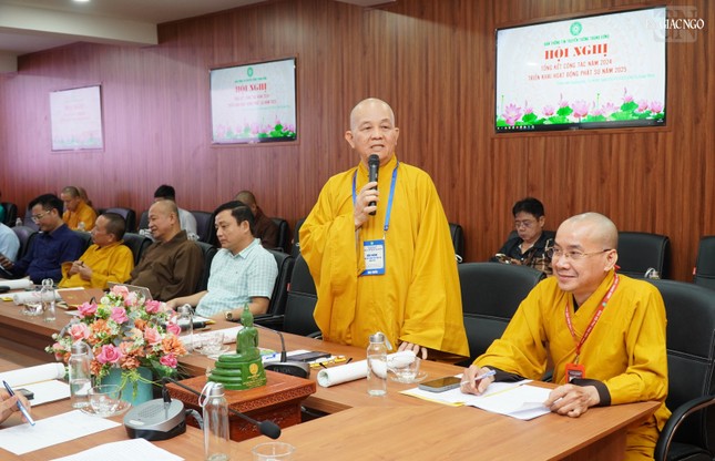 Hòa thượng Thích Minh Thiện, Phó ban phụ trách truyền thông, đối ngoại thuộc Ban Thông tin - Truyền thông T.Ư đóng góp ý kiến về chương trình hoằng pháp đồng bào dân tộc thiểu số