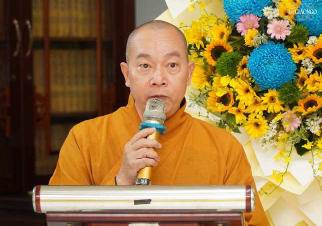 Thượng tọa Thích Thiện Bửu, Trưởng ban Trị sự GHPGVN Q.3 phát biểu khai mạc