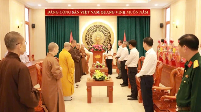 Ban Trị sự GHPGVN Q.3 chúc Tết đến lãnh đạo Q.3 Ban Trị sự GHPGVN Q.3 chúc Tết đến lãnh đạo Q.3