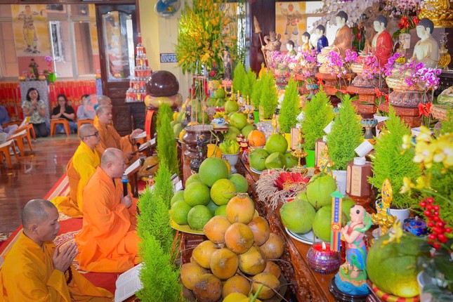 Trang nghiêm khóa lễ tụng kinh Dược Sư đầu năm tại chùa Bửu Đà
