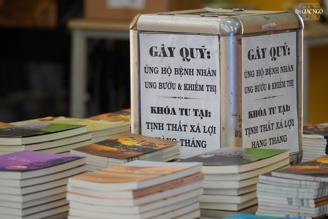 Mọi tùy hỷ của bạn đọc dùng vào gây quỹ ủng hộ bệnh nhân ung bướu và khiếm thị