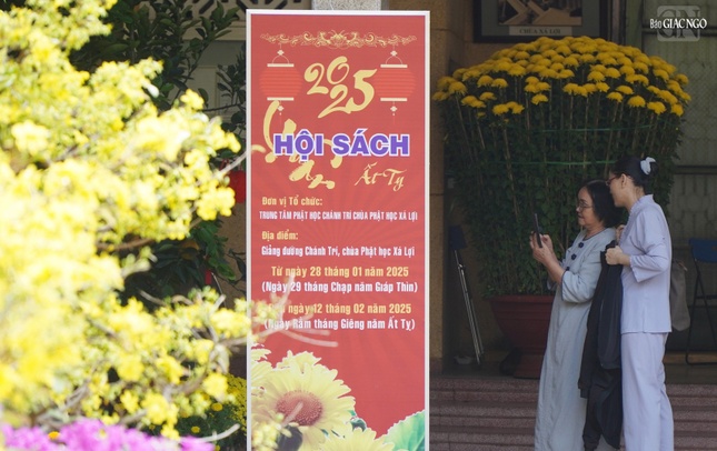 Không gian Hội sách xuân tại chùa Phật Học Xá Lợi