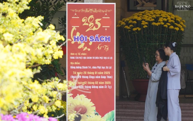 Không gian Hội sách xuân tại chùa Phật Học Xá Lợi