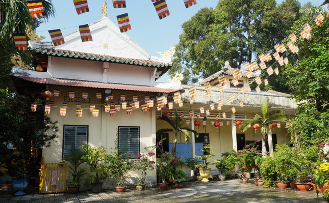 Trong thời thực dân Pháp đánh chiếm Nam Kỳ, chùa bị hư hại bởi chiến tranh. Đến thời vua Thành Thái, chùa được trùng tu lại