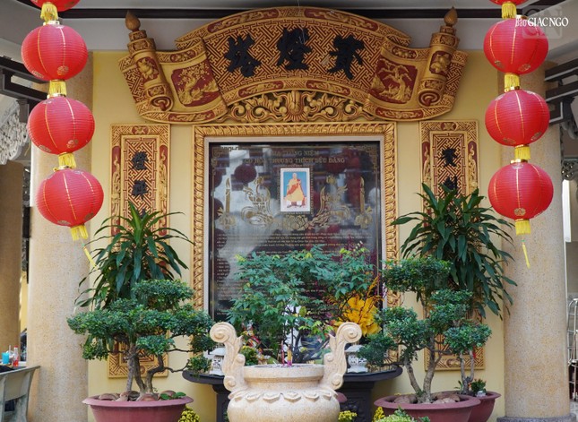 Năm 1948, trên đường từ trụ sở Hội Phật giáo Cứu quốc ở chùa Tường Quang trở về chùa Linh Sơn Hải Hội, Hòa thượng Thích Bửu Đăng bị Pháp phục kích bắt giữ. Sau 3 ngày bị tra khảo, Hòa thượng vẫn nhất quyết không cung khai bất cứ tin gì; giặc Pháp xử bắn ngài tại cầu Tham Lương (H.Hóc Môn). Sau khi được tin, Mặt trận Việt Minh và Hội Phật giáo Cứu quốc tỉnh Gia Ðịnh đã làm lễ truy điệu ngài trọng thể