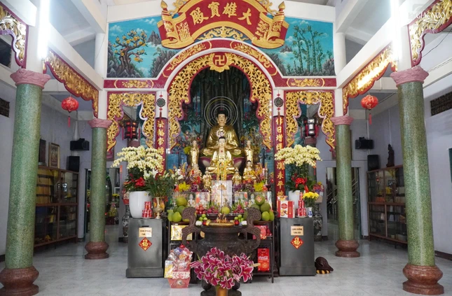 Năm 1946, Hội Phật giáo Cứu quốc Nam Bộ ra đời, do Hòa thượng Thích Minh Nguyệt làm Hội trưởng. Sau đó, Hội Phật giáo Cứu quốc tỉnh Gia Ðịnh được thành lập, Hòa thượng Thích Bửu Đăng được chư tôn đức cử làm Hội trưởng, trụ sở đặt tại chùa Tường Quang, xã An Phú Ðông