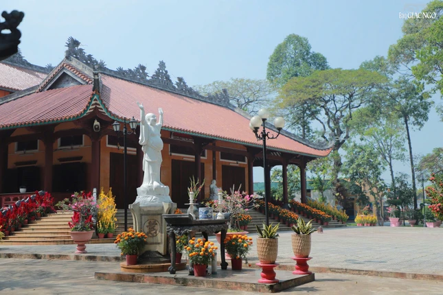 Trải qua nhiều đời trụ trì, tổ đình đã có những bước thăng trầm, hưng hiển