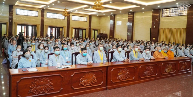 Gần 500 Phật tử tham dự