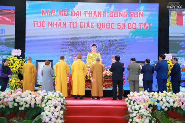 Chư tôn đức, đại biểu chính quyền niêm hương