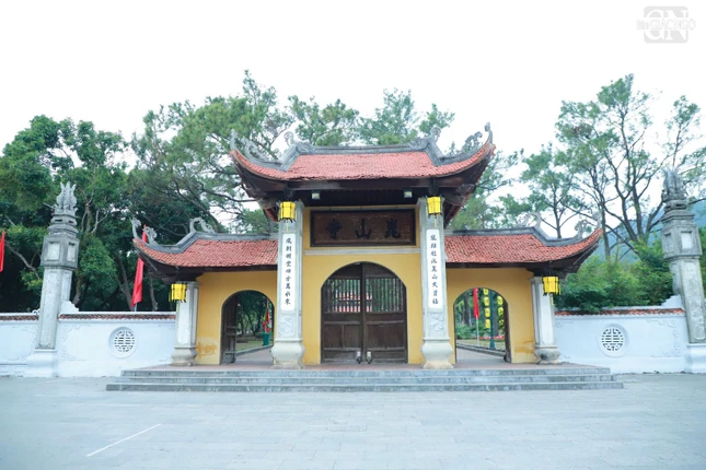 Chùa Côn Sơn (còn gọi là Thiên Tư Phúc tự) tọa lạc ở ngọn núi Côn Sơn thuộc TP.Chí Linh, tỉnh Hải Dương