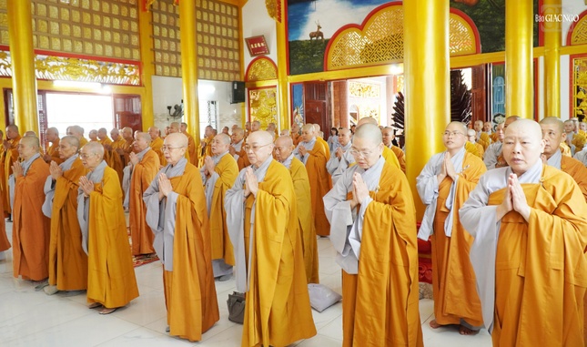 Lễ Bố-tát được luân phiên tại các tự viện trong quận