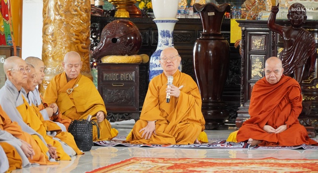 Hòa thượng Thích Giác Thuận, Chứng minh Ban Trị sự GHPGVN Q.Gò Vấp phát biểu tại buổi họp mặt đầu năm của Tăng Ni quận