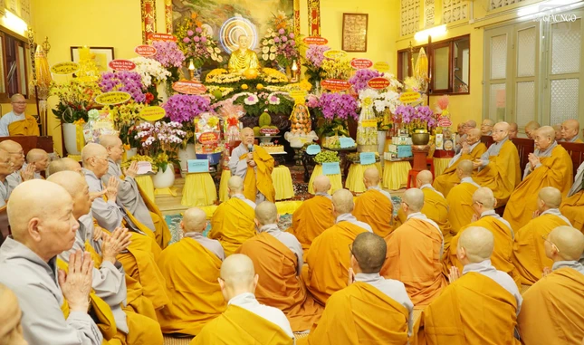 Ni trưởng Thích nữ Tịnh Nguyện ban lời huấn từ