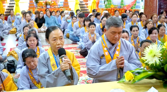 Phật tử đạo tràng tác bạch tri ân