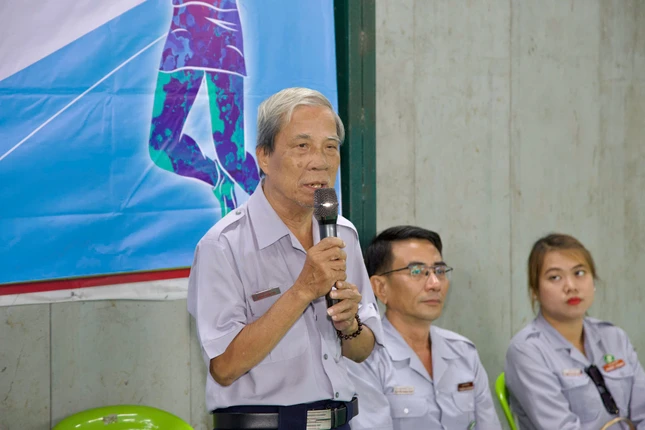 Huynh trưởng Minh Thao - Đặng Hữu Trí phát biểu tại lễ khai mạc Huynh trưởng Minh Thao - Đặng Hữu Trí phát biểu tại lễ khai mạc