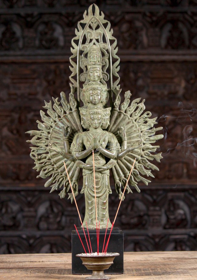 Quan Âm nghìn tay nghìn mắt, Bali, Indonesia